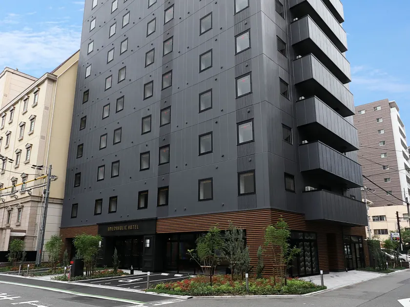 UMEDAHOLIC HOTEL - Image 1