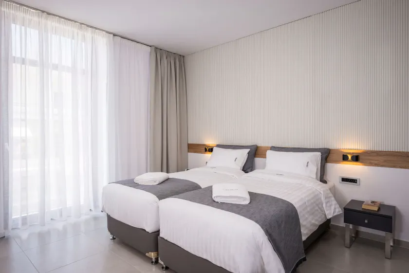 Central City Hotel - Image 1