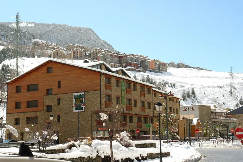 Apartamentos Turísticos Roc Del Castell - Image 1