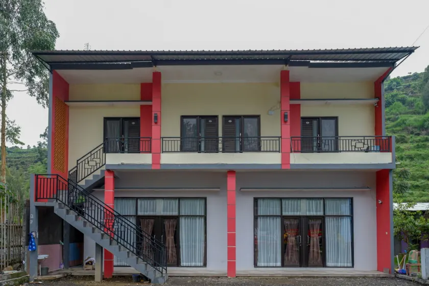 RedDoorz @ Gerbang Dieng Plateau Area - Image 1