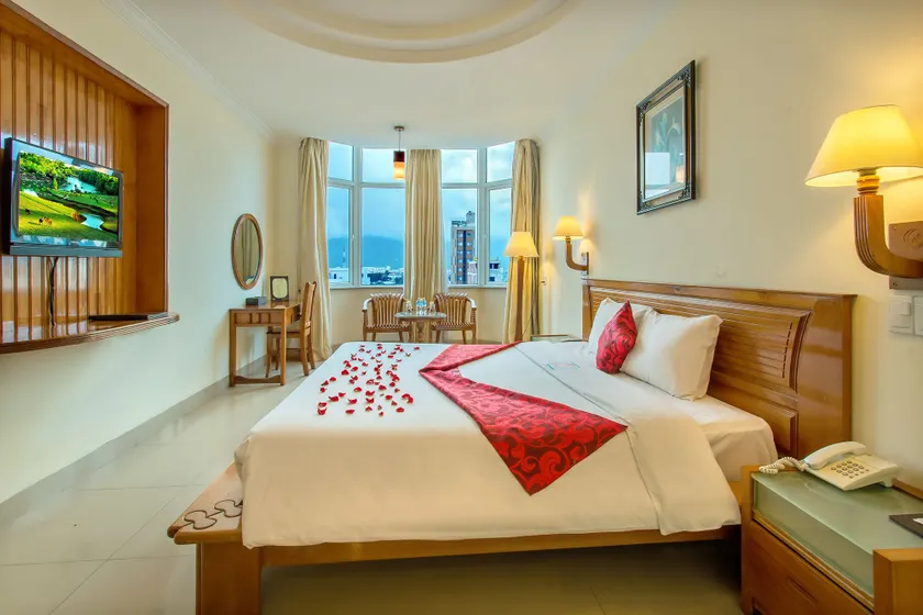 Golden Sea Hotel Da Nang - Image 1