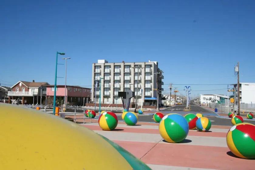 Newport Beach Resort - Image 1