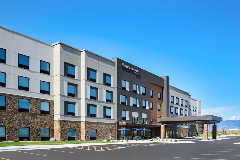 Hampton Inn & Suites By Hilton Belgrade Bozeman Airport - Image 1