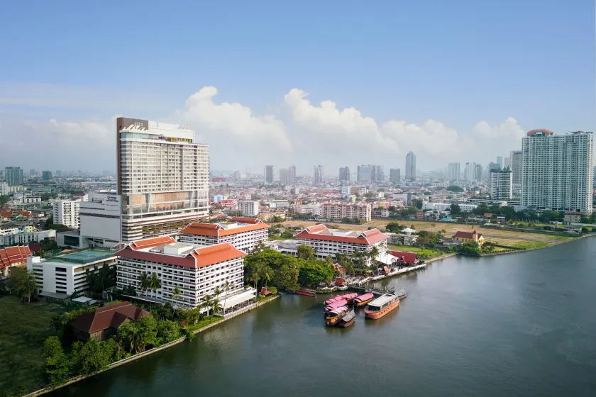 Avani Plus Riverside Bangkok Hotel - Image 1