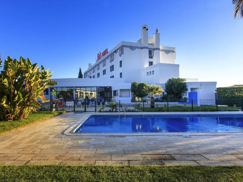 Hotel ibis Faro Algarve - Image 1