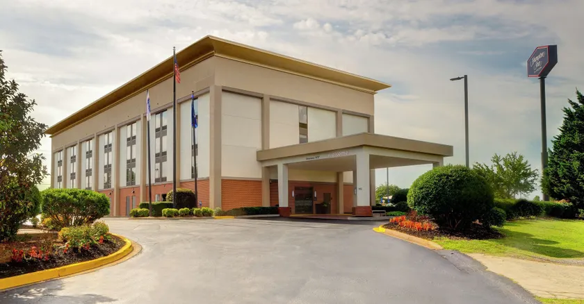 Hampton Inn Gaffney - Image 1