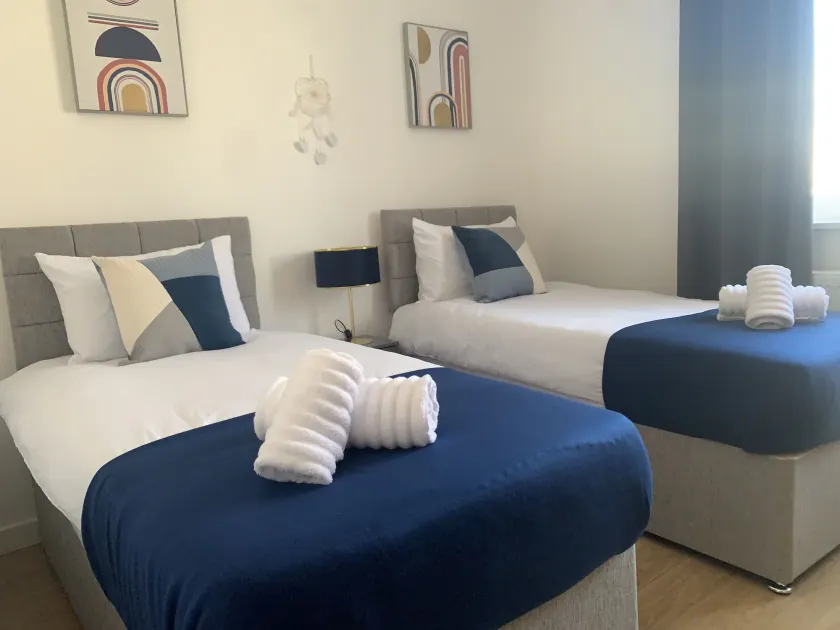 Absolute Stay in Sherwood-free Parking-east Midlands Airport-contractors-family - Image 1