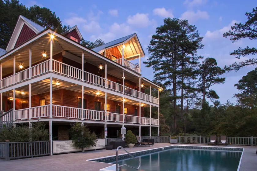 Glen-Ella Springs Hotel & Restaurant - Image 1