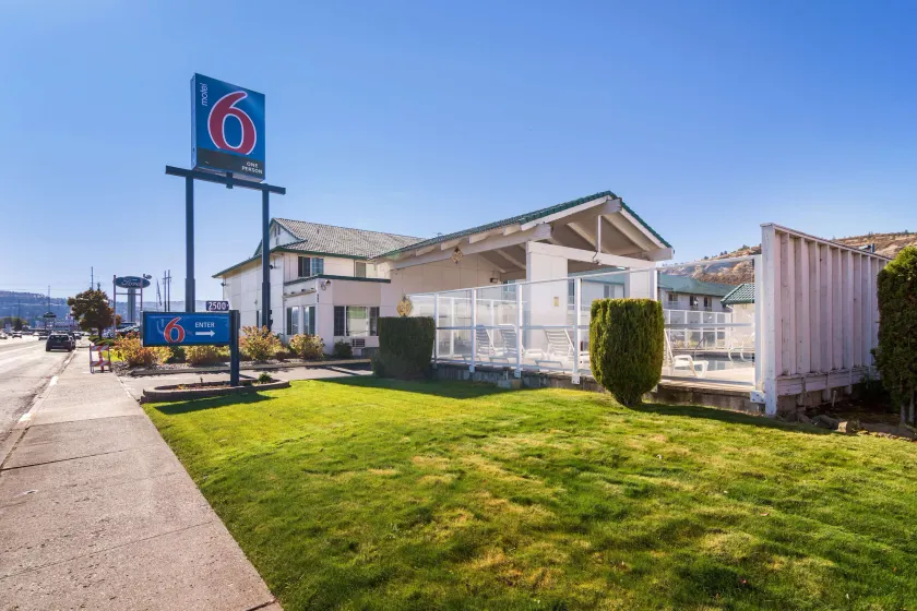 Motel 6-The Dalles, OR - Image 1