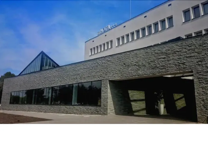 M Hotel - Image 1