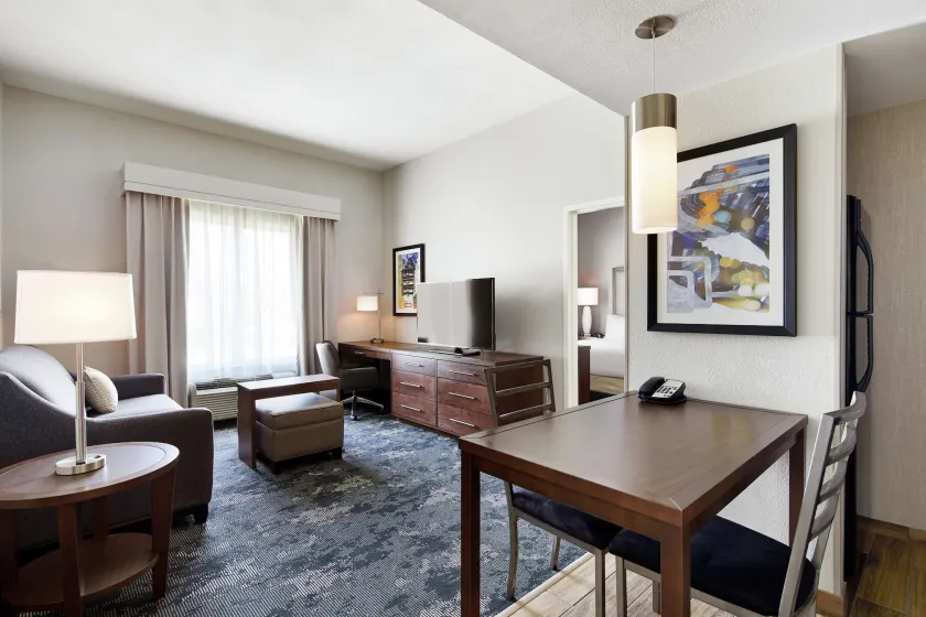Homewood Suites by Hilton Champaign-Urbana - Image 1
