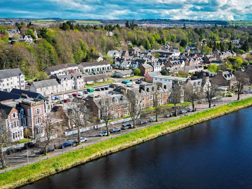 The Glen Mhor Hotel and Uile-bheist Brewery & Distillery - Image 1