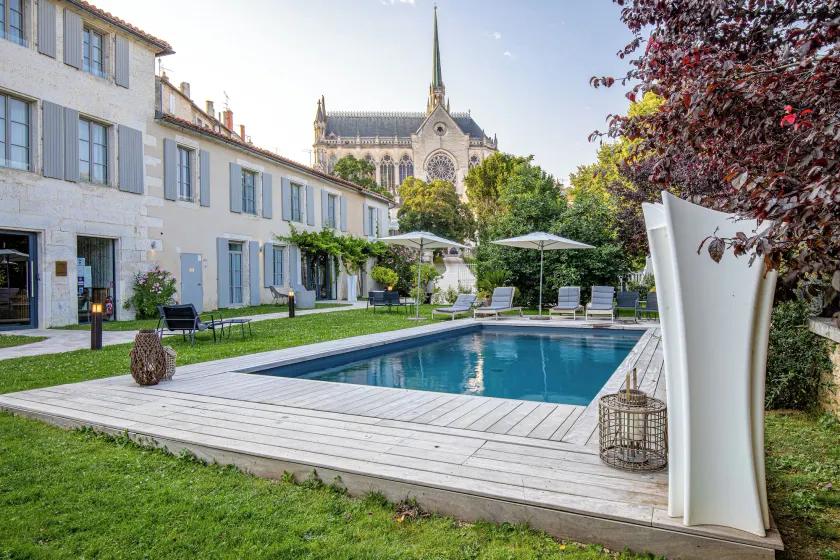 Hotel Le Saint Gelais - Image 1