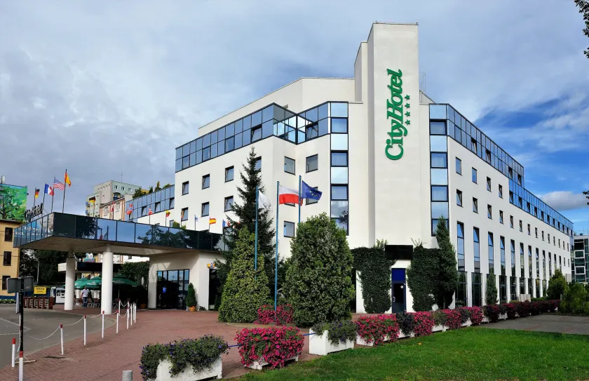 City Hotel - Image 1