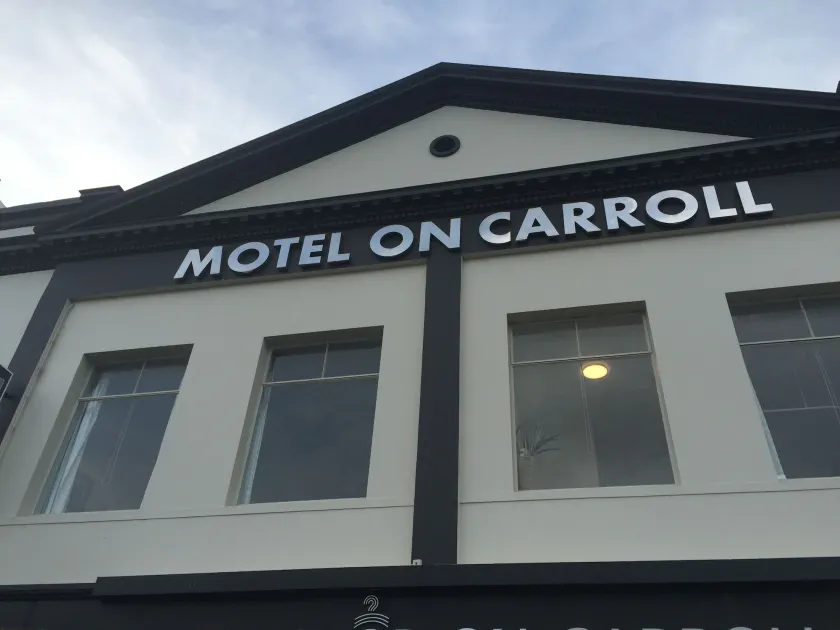 Motel on Carroll - Image 1