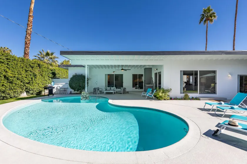 Chi Chi House - Stort Privat Pool Yard. Super Saver Pricing! - Image 1