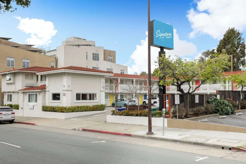 Signature Inn Berkeley - Image 1