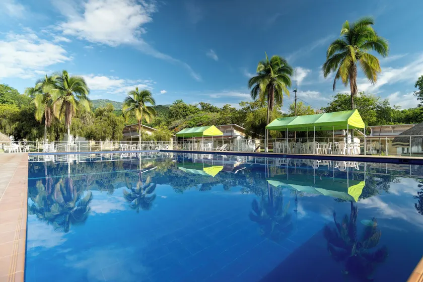 Hotel Las Palmeras - Image 1