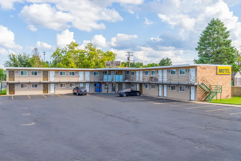 Park Drive Inn - Image 1