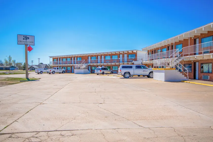 OYO Crossroads Inn  - Image 1