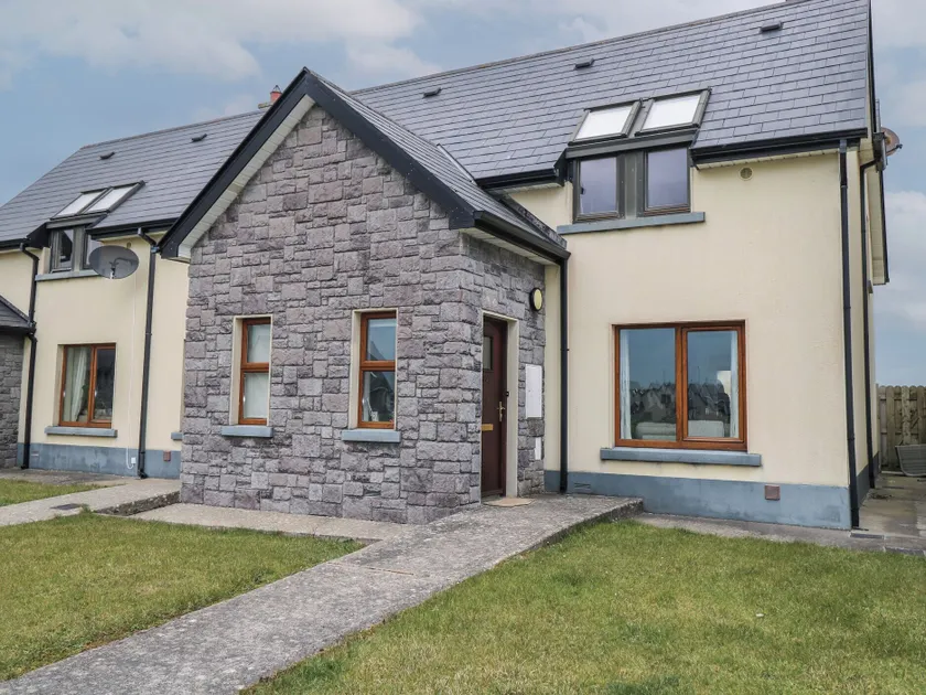 C65 Cahermore Holiday Village - Image 1