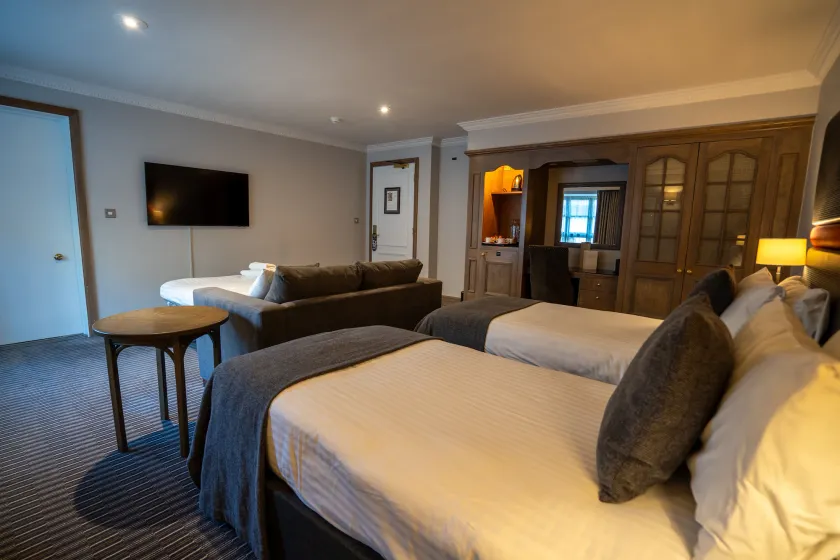 Villiers Hotel - Image 1