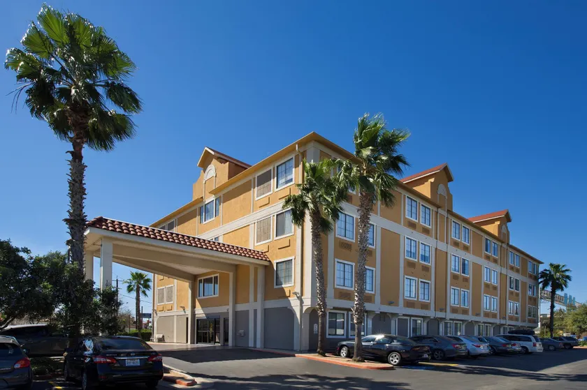 Holiday Inn Express & Suites San Antonio - Downtown Market Area by IHG - Image 1