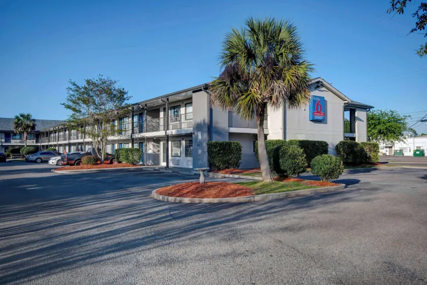 Studio 6 Extended Stay - Ocean Springs, MS - Image 1