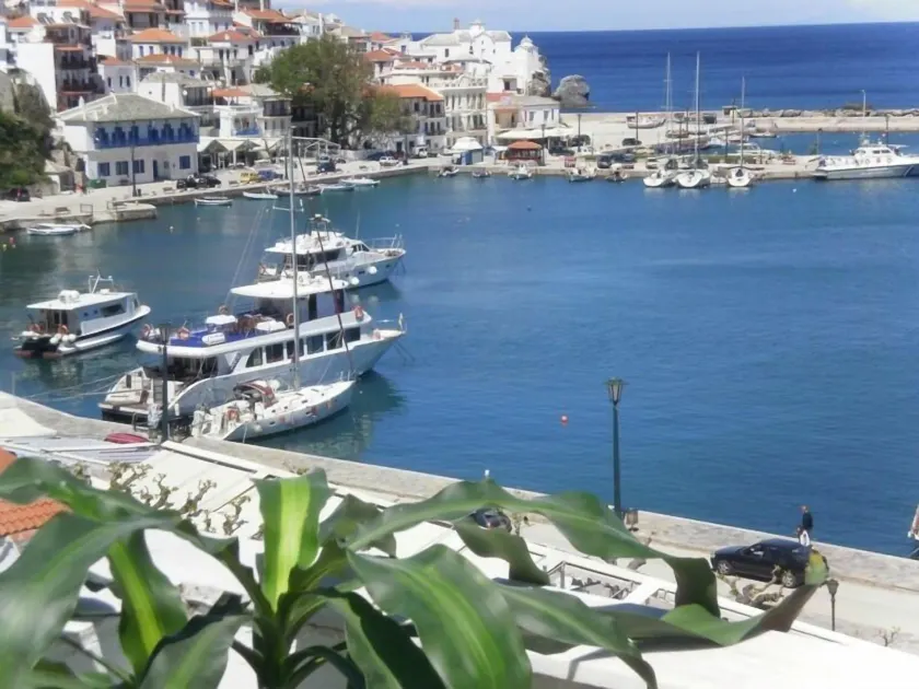 Regina Hotel - Image 1