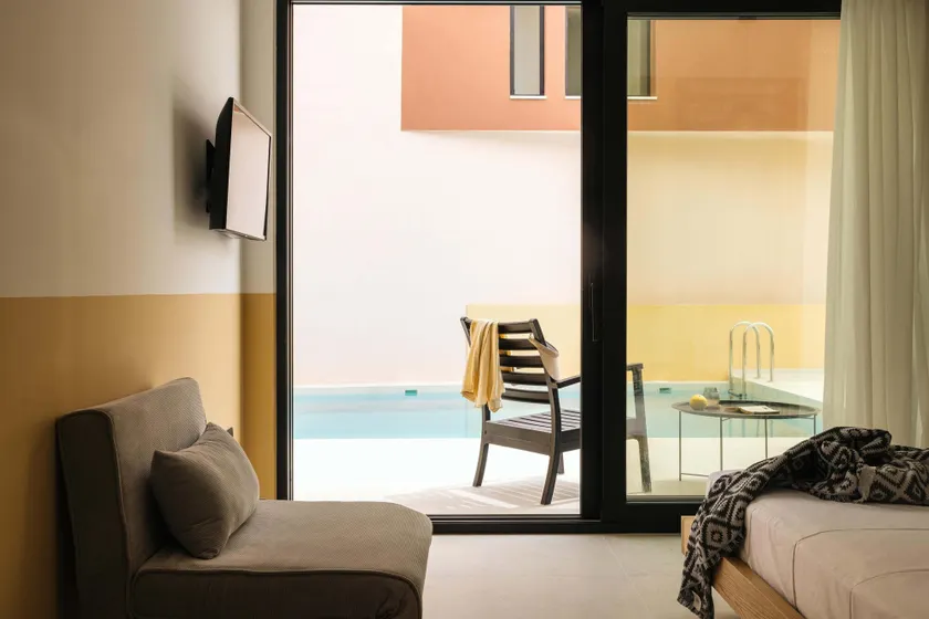 Marea Luxury Suites - Image 1