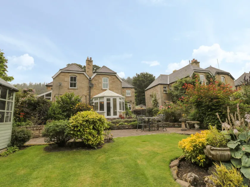 Red Squirrel Cottage, 5 Biddlestone - Image 1