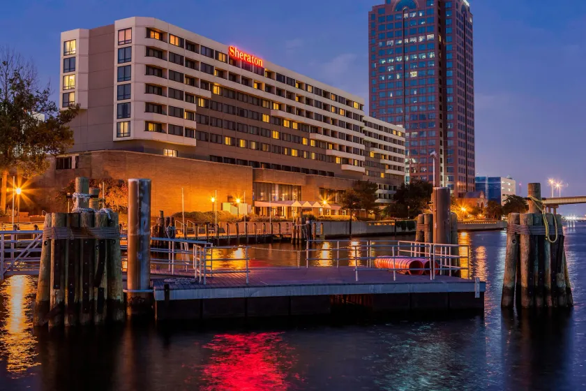 Sheraton Norfolk Waterside Hotel - Image 1