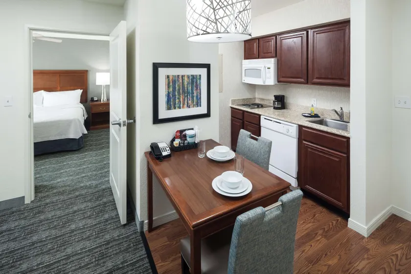 Homewood Suites by Hilton El Paso Airport - Image 1