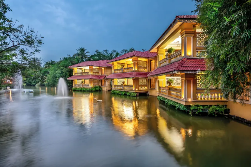 Mayfair Lagoon - Image 1