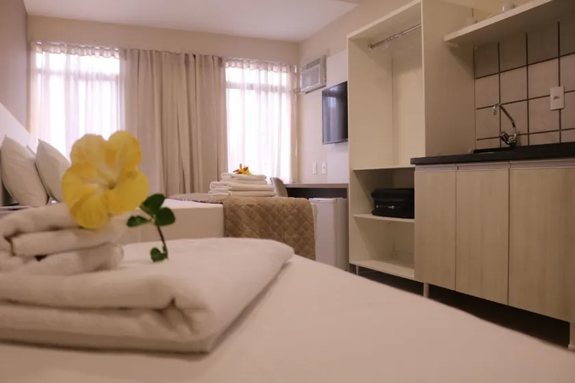 Caravaggio Praia Hotel - Image 1