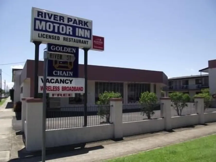 River Park Motor Inn - Image 1