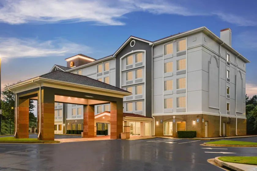 La Quinta Inn & Suites by Wyndham Atlanta Douglasville - Image 1