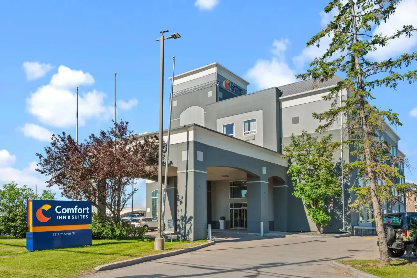 Comfort Inn & Suites Calgary Airport - South - Image 1