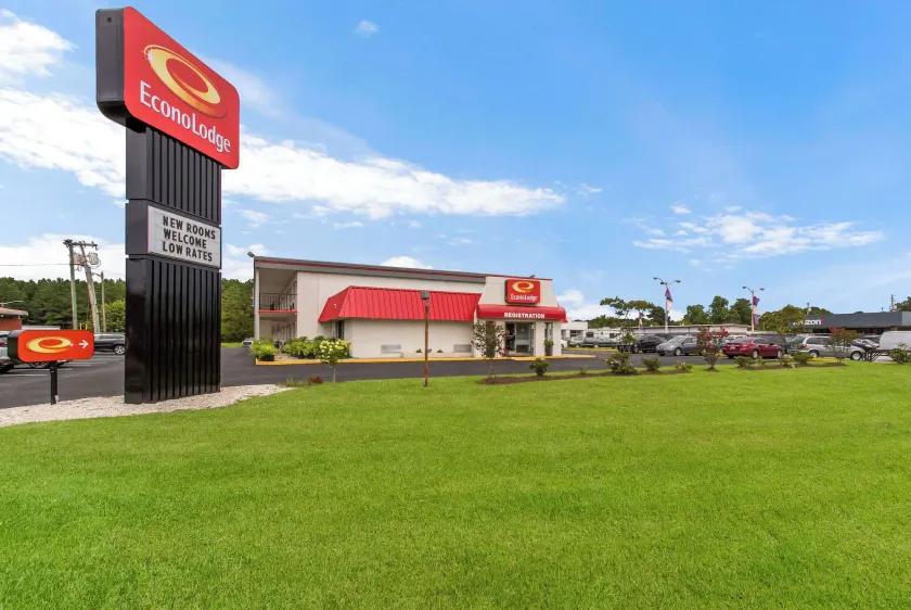 Econo Lodge Washington NC North - Image 1