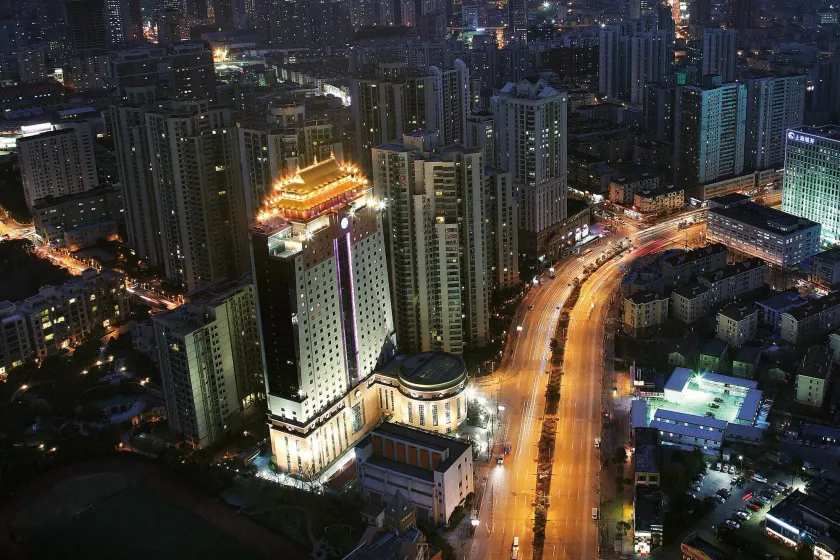 Courtyard By Marriott Shanghai Xujiahui - Image 1