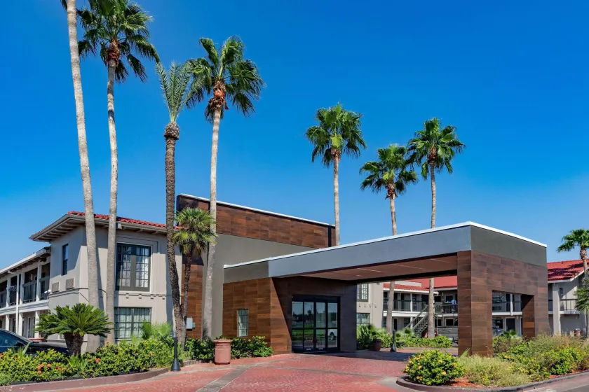 La Quinta Inn by Wyndham Laredo I-35 - Image 1