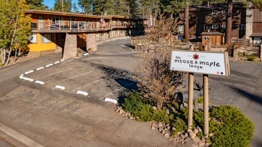 Moose and Maple Lodge - Image 1