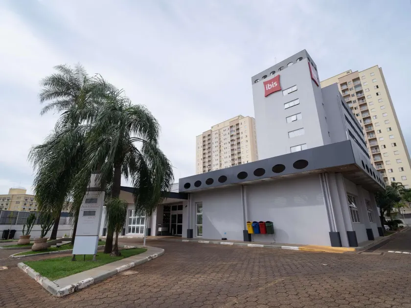 Ibis São Carlos - Image 1