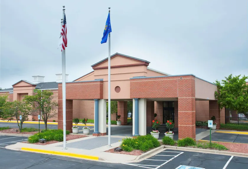 DoubleTree by Hilton Milwaukee - Brookfield - Image 1