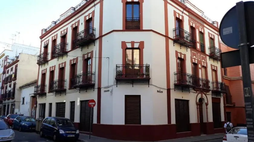 Hub Hostel Seville - Image 1