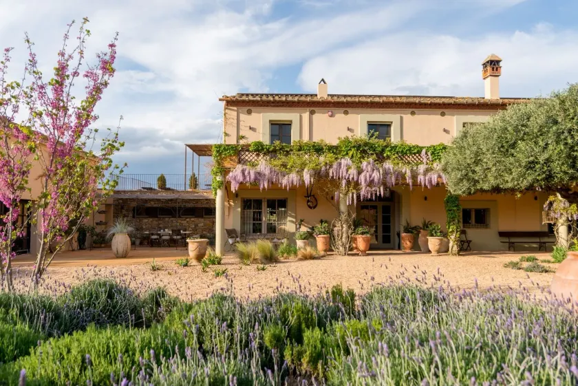CAN CASI HOUSE - Image 1