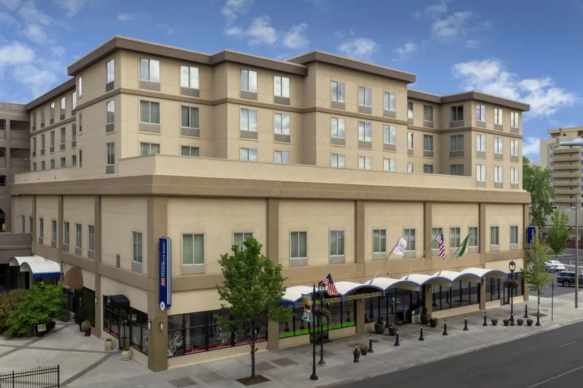 Hilton Garden Inn Yakima Downtown - Image 1