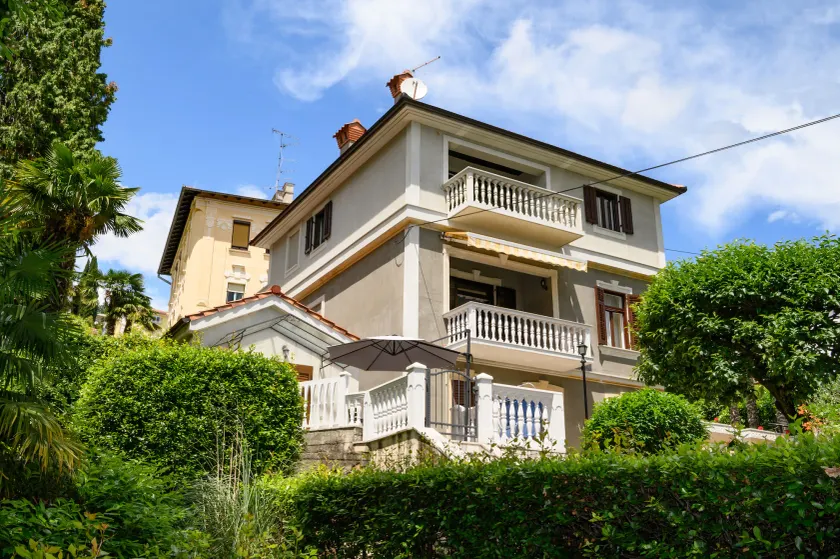 Apartments Villa Salona - Image 1