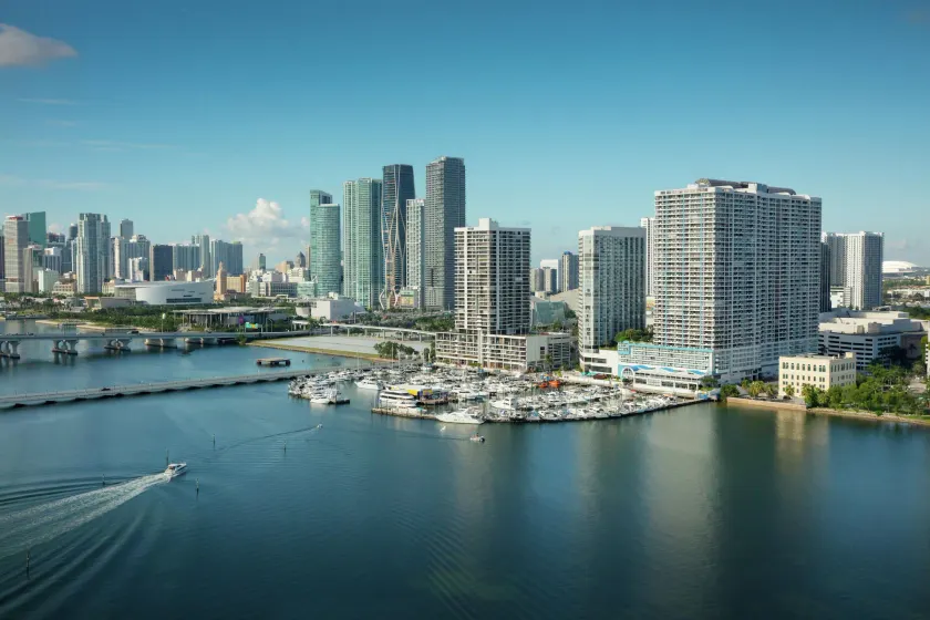 DoubleTree by Hilton Grand Hotel Biscayne Bay - Image 1