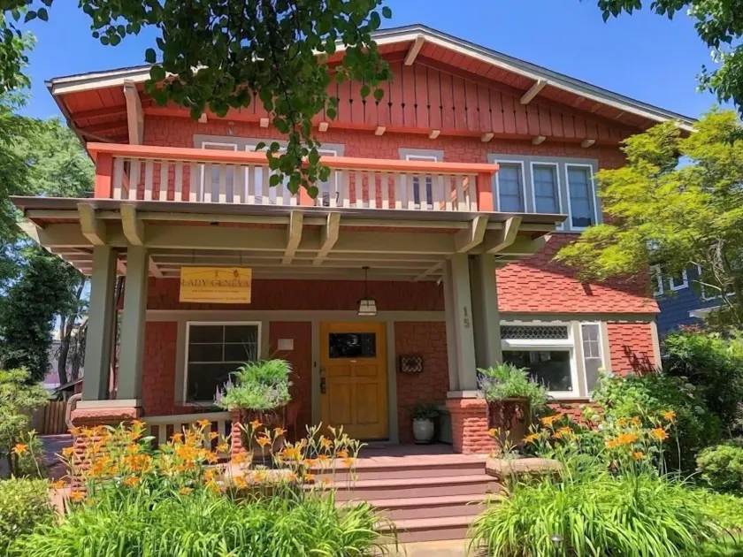 Lady Geneva Bed and Breakfast - Image 1